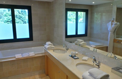 Charbonnieres-les-Bains Hôtel | Hôtel Le Pavillon