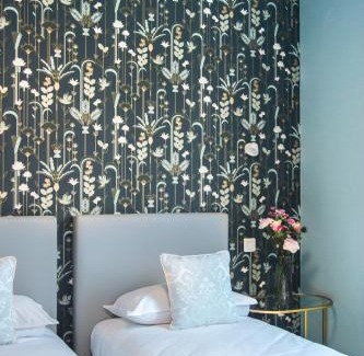 Laval Hôtel | Hôtel Le Petit Périer
