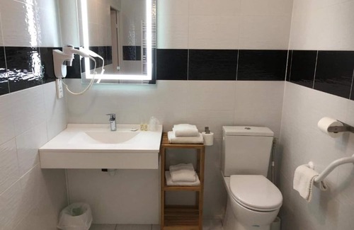 Bouzies Hôtel | Hôtel Les Falaises