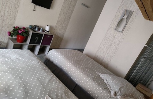Nozeroy Hôtel | Hôtel Les Remparts