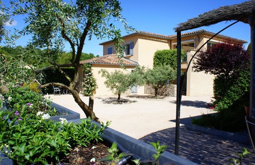 Loriol-du-Comtat Maison | Hôtel Résidence Les Peupliers