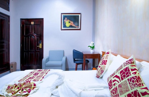Porto-Novo Hôtel | Hôtel Résidence Santa Claudia
