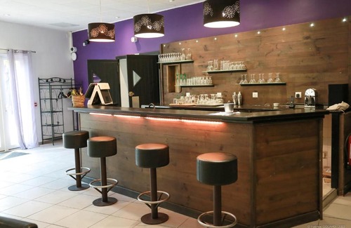 Saint-Christol Hôtel | Hôtel Restaurant Les Lavandins