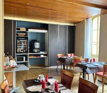 Limoux Hôtel | Hôtel Restaurant Les Arcades