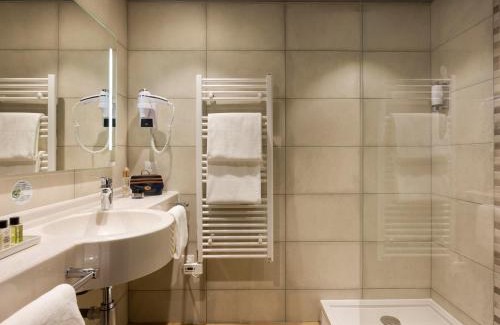 Plaisir Hôtel | Hôtel Roi Soleil Prestige Plaisir - St Quentin
