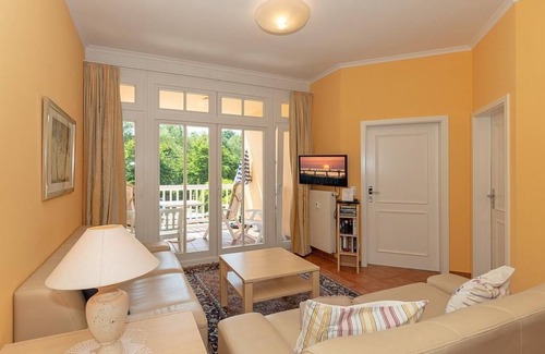 Ostseebad Kuhlungsborn Appartement | Hübsche Ferienwohnung an der Ostsee mit Südbalkon, Saunabereich & Pool im Haus!
