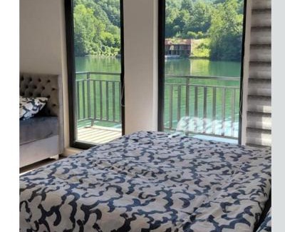 Milici Chalet De Ski | H&E Vikendica na vodi, Jezero Perucac
