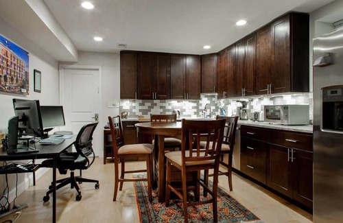 Stanton Park Maison | H St. Suite 2-BR / DC Streetcar / Union Station