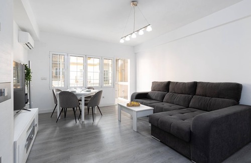Perchel Norte Appartement | H2M Marmoles 3 bedroom & 2 bathroom with balcony