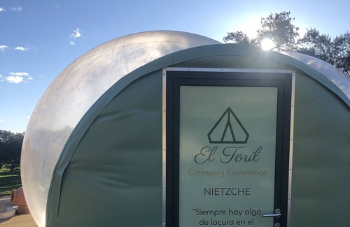 Velada Cabine | Habitación Burbuja Doble con Vistas al Campo y Piscina