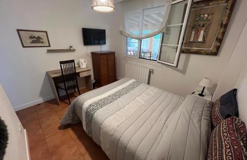 Boo Maison | Habitación con baño privado y jardín Cerca de las playas