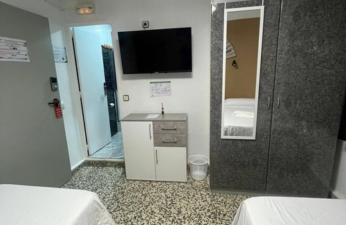 Arganda del Rey Hôtel | Habitación Doble Interna con dos Camas Individuales, Baño Privado