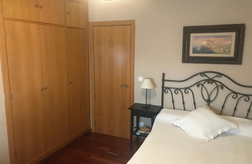 Angustias - Chana - Encina Maison | Habitación doble independiente con baño compartido
