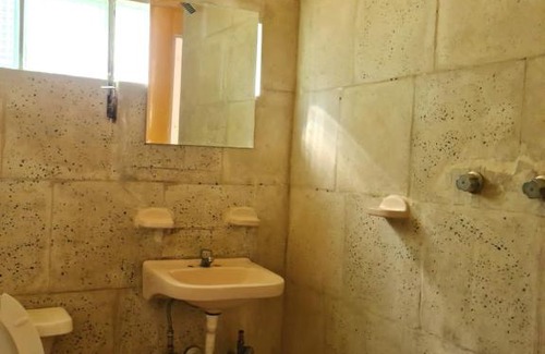 Atlixco Maison | Habitación privada en edificio céntrico (amarillo)