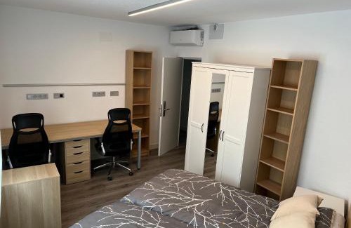 Pozuelo de Alarcon Maison | Habitacion DOBLE con baño compartido en Pozuelo dentro de casa tipo Boutique