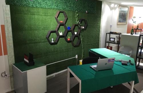Leon Maison | Habitacion privada en Centro Lopez Mateos con Aire Acondicionado Oficina Estacionamiento