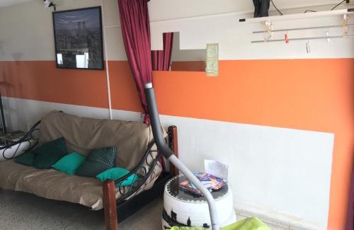 Leon Maison | Habitacion privada en Centro Lopez Mateos con Aire Acondicionado Oficina Estacionamiento