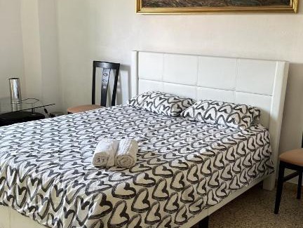 Badalona Maison | Habitaciones con o sin balcón