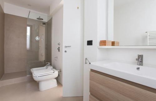 Borgonuovo Appartement | HACCA Collection - Brera & Fashion District - Bright 2BR Apt
