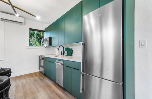 Flamingo Parks Appartement | Hacienda Flamingo Unit 4 - Chic 2BR Retreat Near Shops and Restaurants