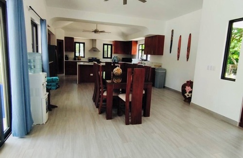 Playa Colorado Maison | Hacienda Iguana 3 brm 4 bath private house w/pool steps away from Beach club