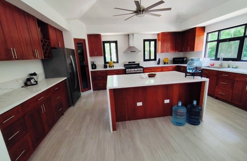 Playa Colorado Maison | Hacienda Iguana 3 brm 4 bath private house w/pool steps away from Beach club
