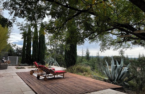 Brujas Villa | Hacienda Santa Fe de TheBearMountain.fr situé au sommet d'un écrin de verdure.