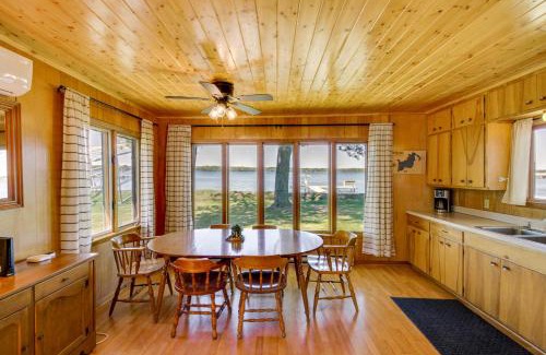 Hackensack Maison | Hackensack Waterfront Retreat on Tenmile Lake