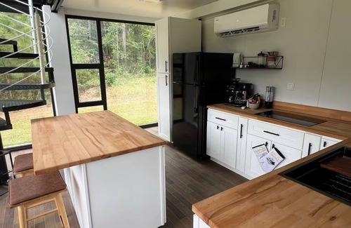 LaGrange Cabine | Hacker House - Do Your Best Work