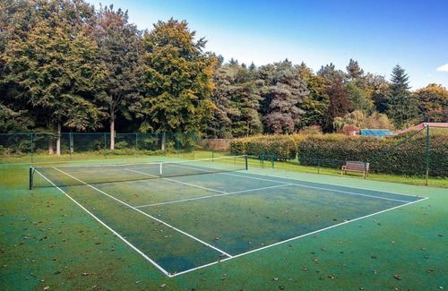Foxley Cottage | Hackford Hall - sleeps 28 guests in 13 bedrooms