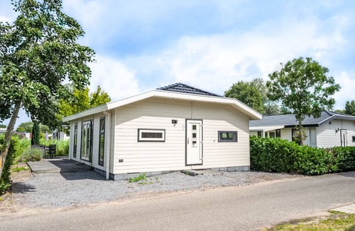 Dordtse Biesbosch Maison | Hackfort 4 by Interhome