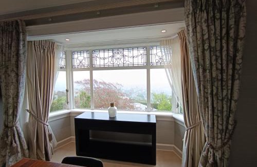 Cashmere Maison | Hackthorne Gardens Luxury Accommodation