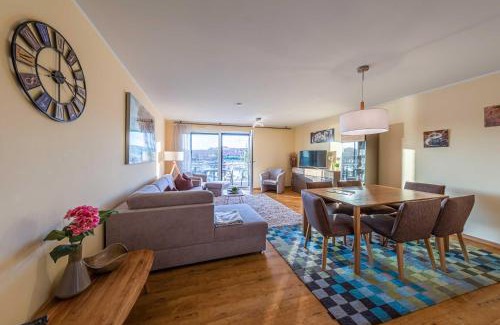 Muritz Appartement | Hafenidylle - Apartment in der Hafenresidenz mit Balkon & Wellness