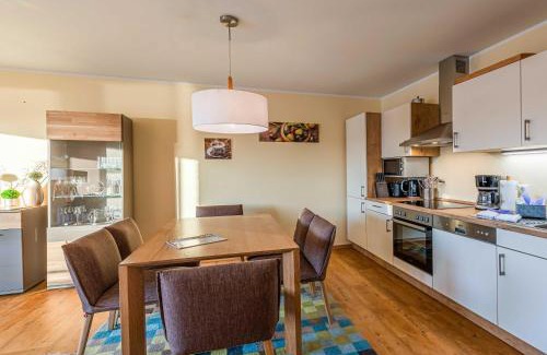 Muritz Appartement | Hafenidylle - Apartment in der Hafenresidenz mit Balkon & Wellness
