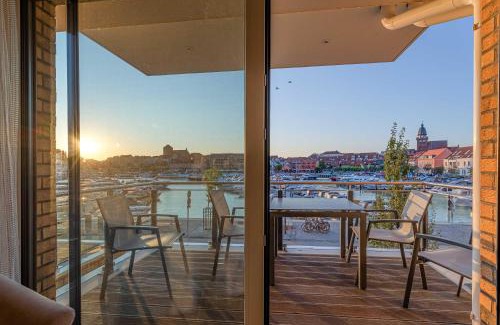 Muritz Appartement | Hafenidylle - Apartment in der Hafenresidenz mit Balkon & Wellness
