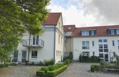 Wiek Appartement | Hafenresidenz – Ferienwohnung 13 Dahlien