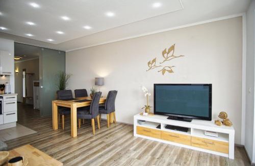 Lauterbach Appartement | Hafenresidenz FeWo 2-2 - Balkon, Meerblick