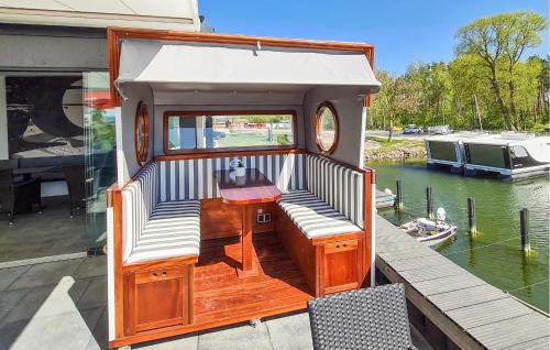 Sagard Location De Bateaux | Hafensuite De Luxe