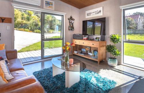 Hahei Maison | Hahei Beach Bach.