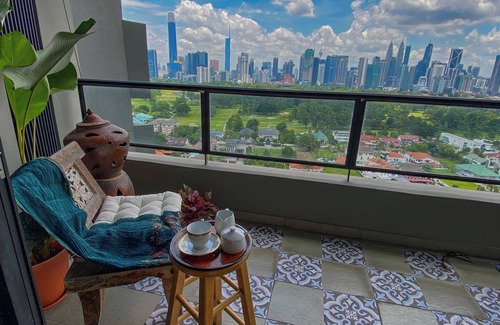 Desa Pandan Appartement | Halal Luxe: 2BR Iconic KL Views w Full Kitchen