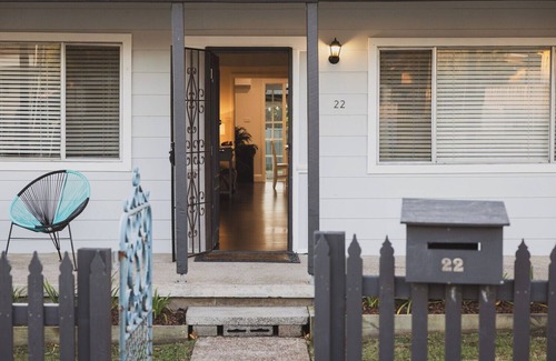 Cessnock Maison | Halcyon Days the perfect getaway, Sundays late check out, pet friendly!