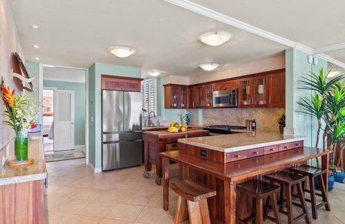 Diamond Head - Kapahulu - St. Louis Copropriété | Hale Kaimana by Gather: Lux Gold Coast Condo w/ Ocean Views & Beach Access