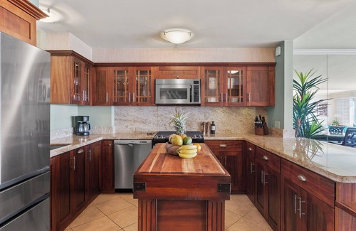 Diamond Head - Kapahulu - St. Louis Copropriété | Hale Kaimana by Gather: Lux Gold Coast Condo w/ Ocean Views & Beach Access