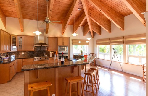 Hamakuapoko Maison | Hale Pola'i - Maison de la nuit paisible - Licence avec le comté de Maui STPH2014-0006