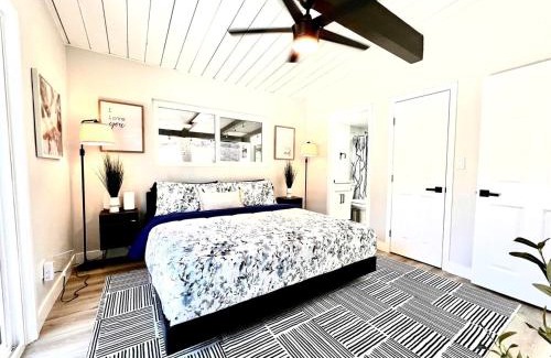 El Cajon Villa | Half ACRE Lux Pool SPA with FIREPIT ARCADE Grill Sleeps 40