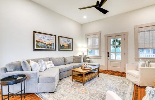 Brenham Maison | half Mi to Downtown Shops Brenham Home with Fire Pit