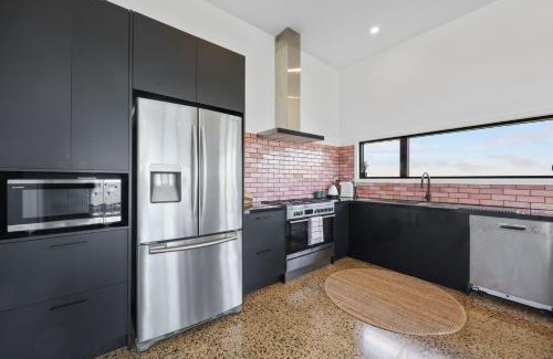 Barwite Maison | Half Mile High - Merrijig - Sleeps 10
