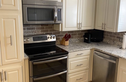 Starkville Maison | Half Mile to MSU Campus-3 Bed/2Bath Ranch in Cozy Neighborhood!