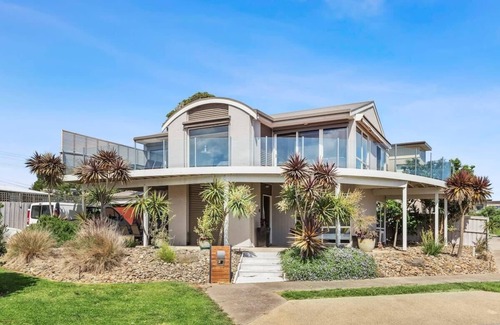 Indented Head Maison | Half Moon Bay Hideaway: 1 min walk to foreshore