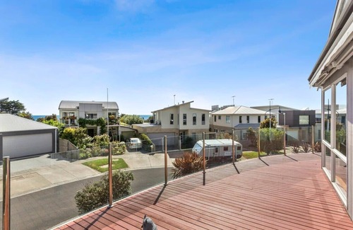 Indented Head Maison | Half Moon Bay Hideaway: 1 min walk to foreshore